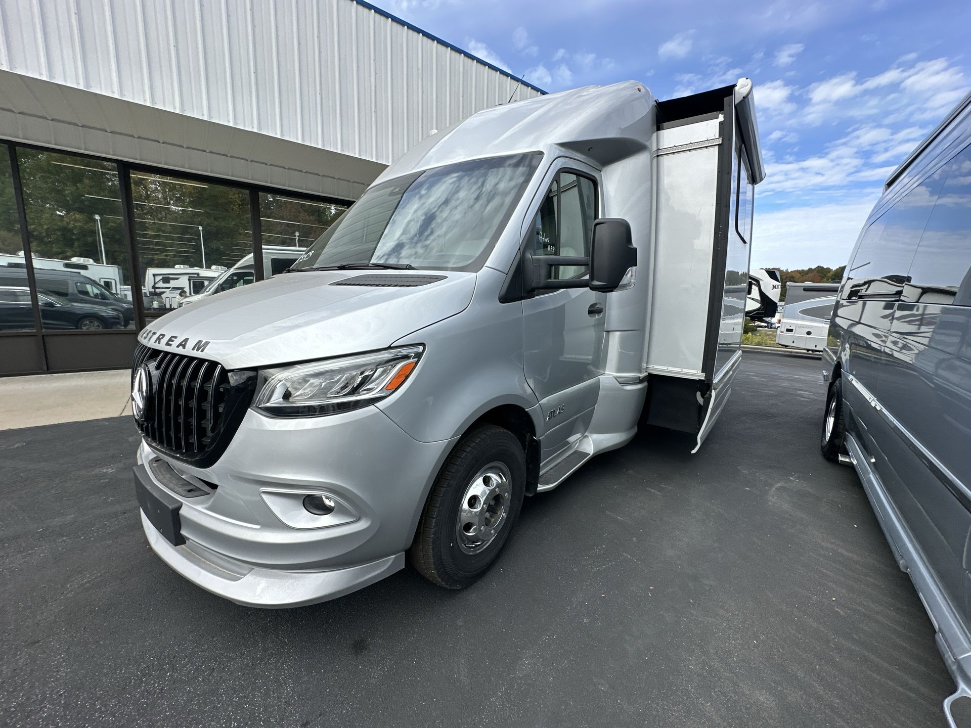 2026 Airstream Murphy Suite Base