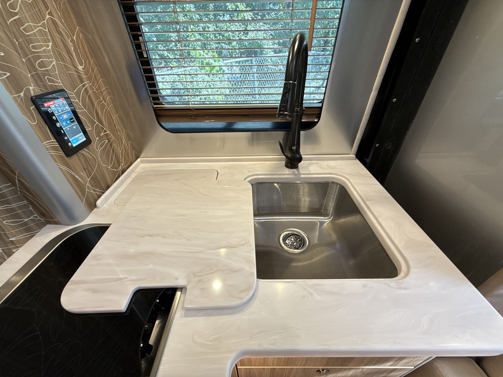 2026 Airstream Murphy Suite Base