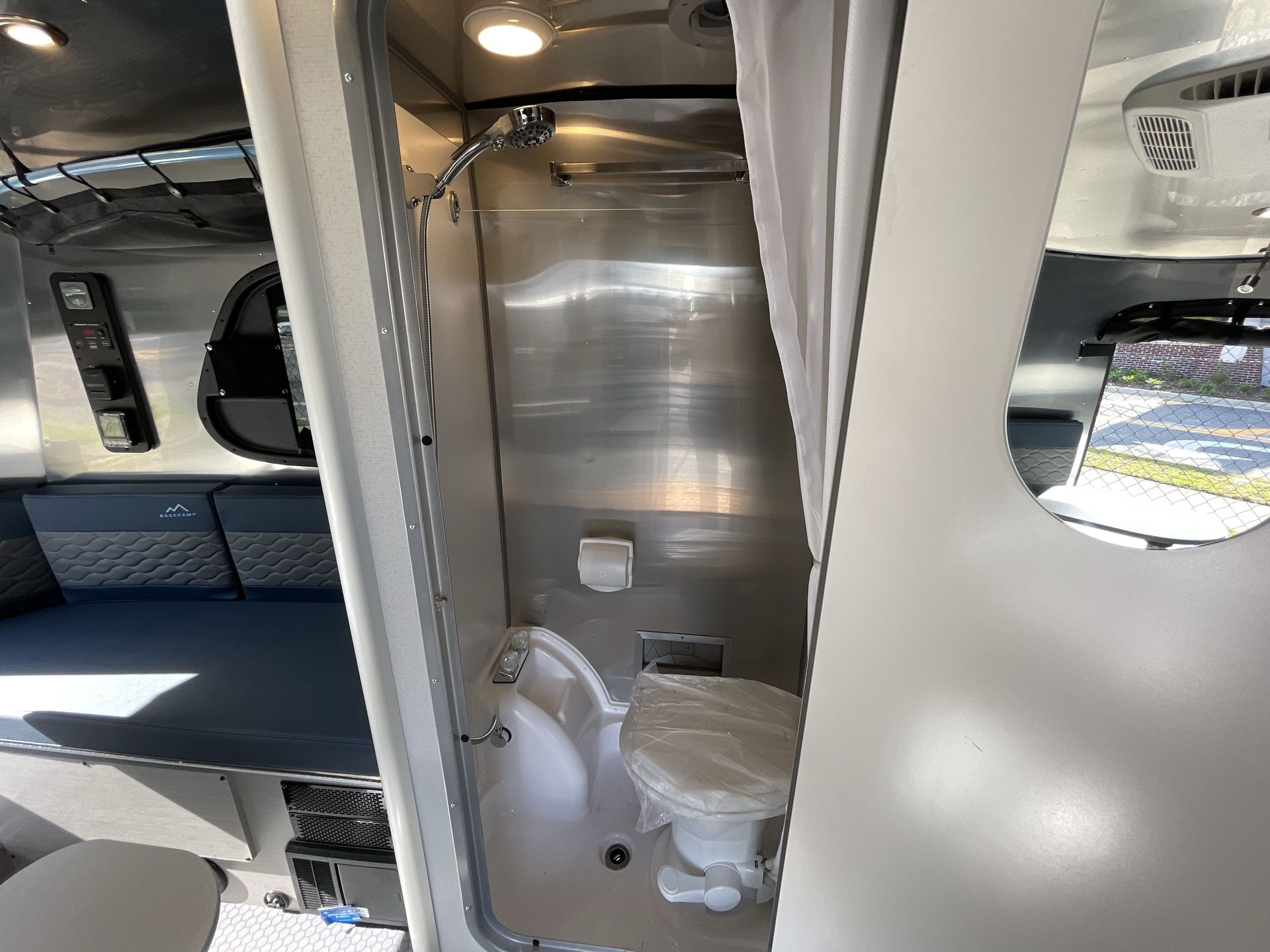 2025 Airstream 16X Base