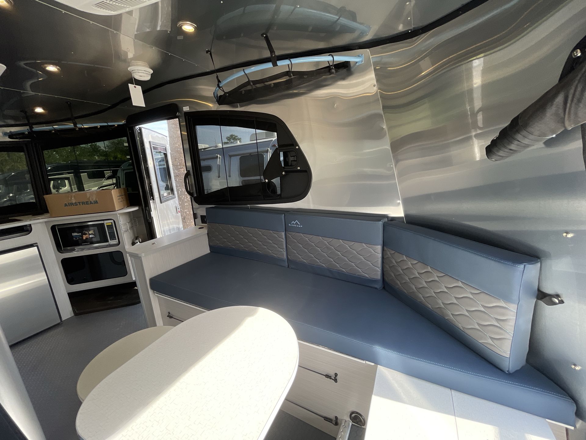 2025 Airstream 16X Base