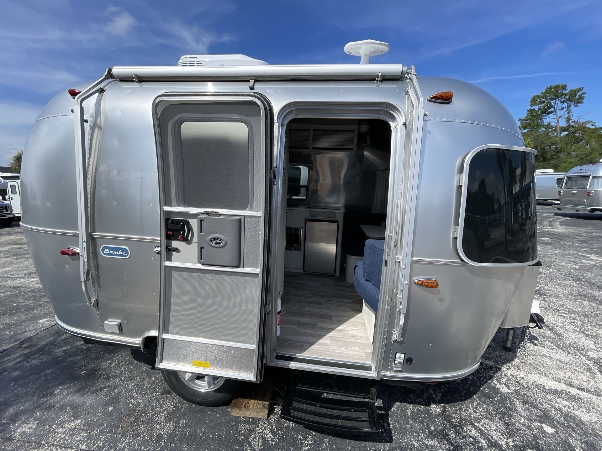 2026 Airstream 16RB Base