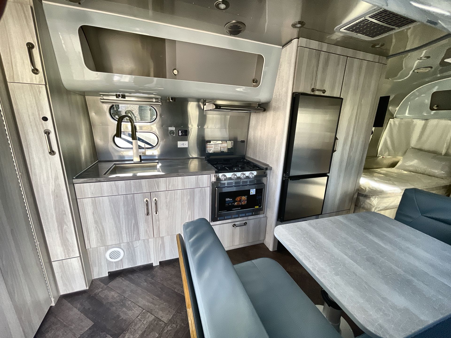 2026 Airstream 23FBT Base