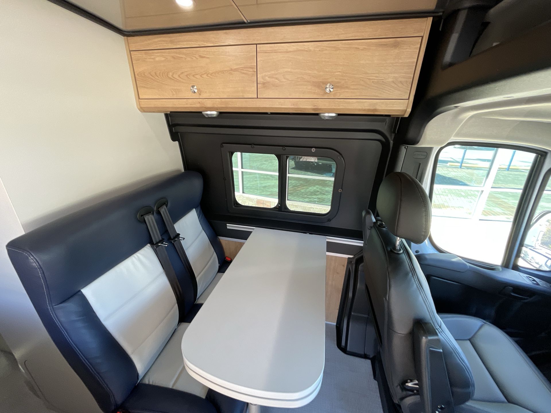 2026 Airstream Rangeline Base