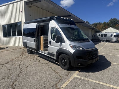 2026 Airstream Rangeline Base