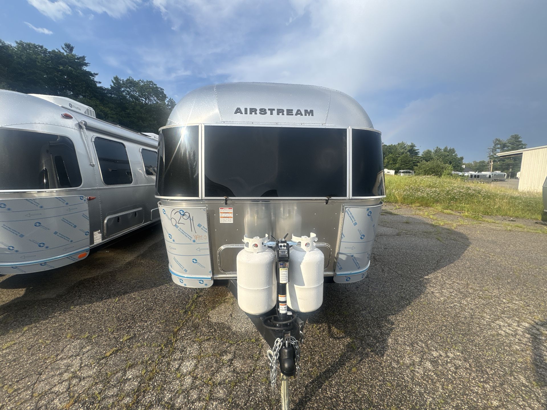 2025 Airstream 25FBT Base