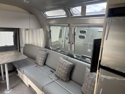 2026 Airstream 27FBQ Base