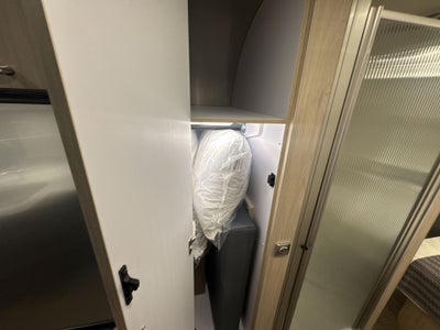 2025 Airstream 25FBQ Base