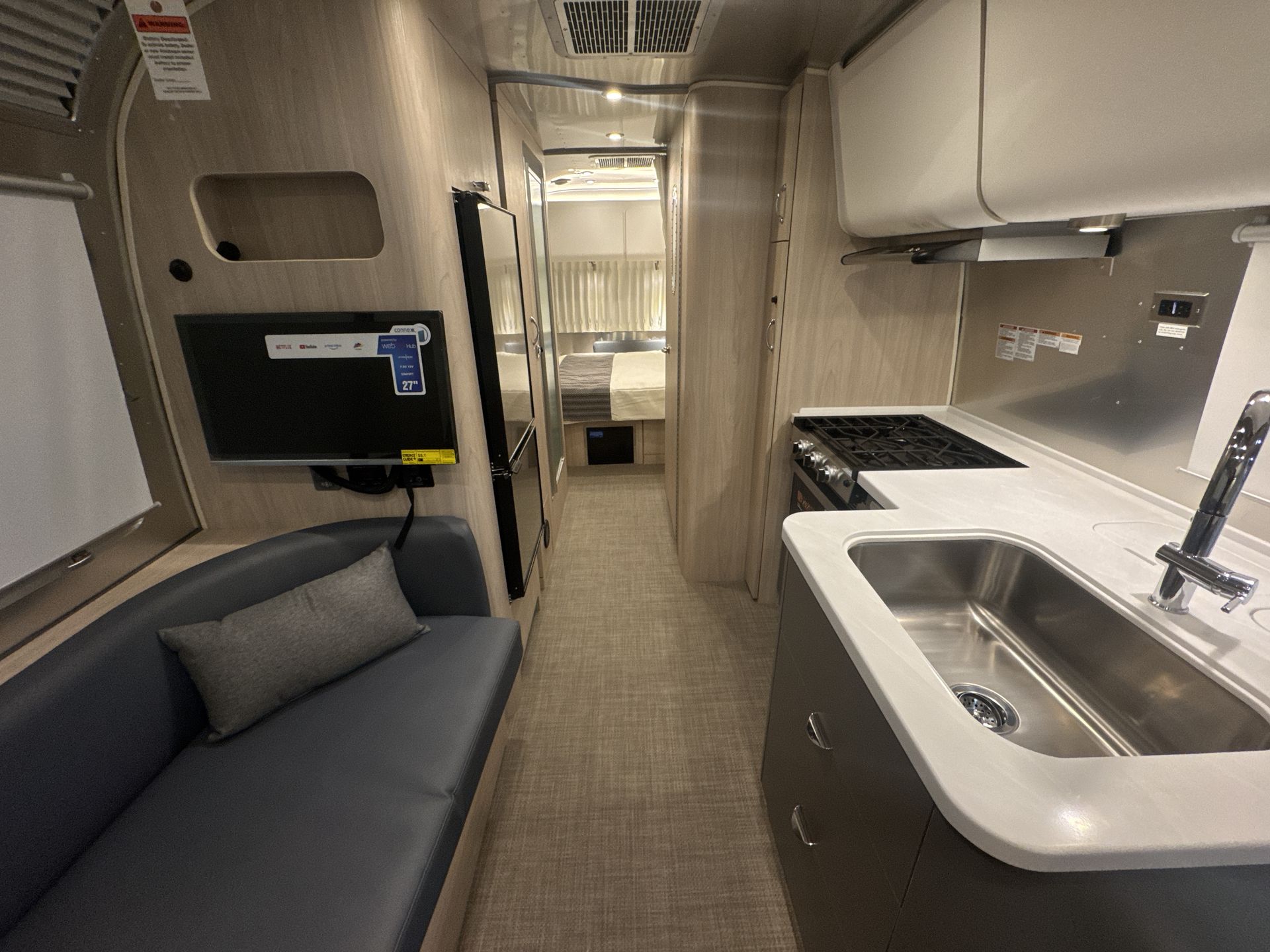 2025 Airstream 25FBQ Base