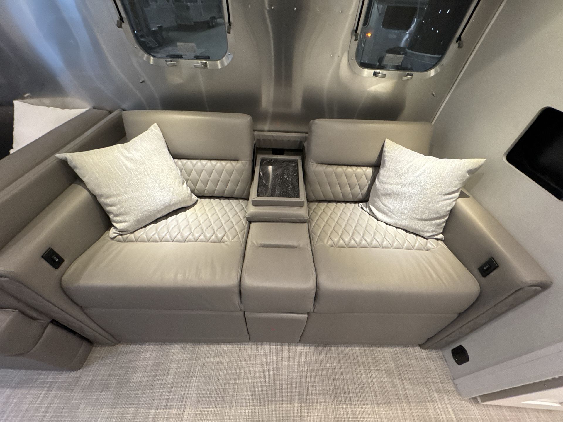 2026 Airstream 33FBT Base