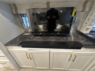 2026 Airstream 33FBT Base