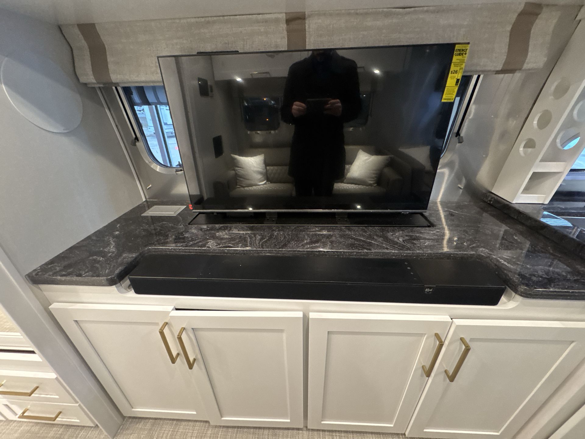 2026 Airstream 33FBT Base