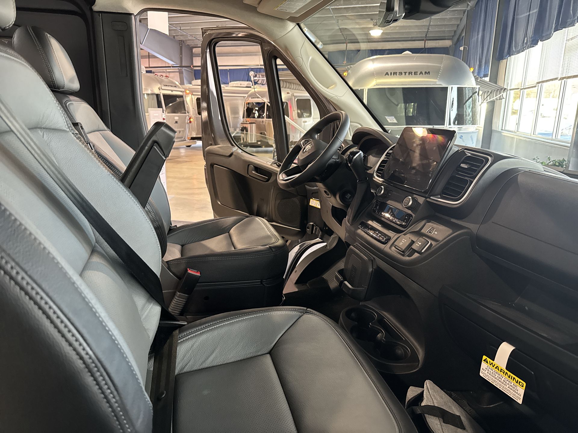 2026 Airstream Rangeline Base