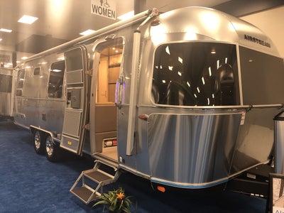 2026 Airstream 28RBT Base