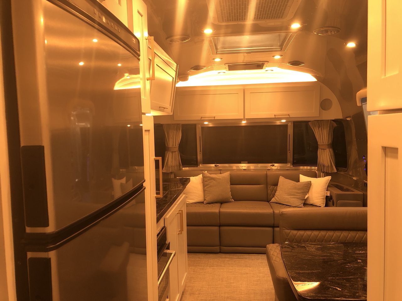 2026 Airstream 28RBT Base