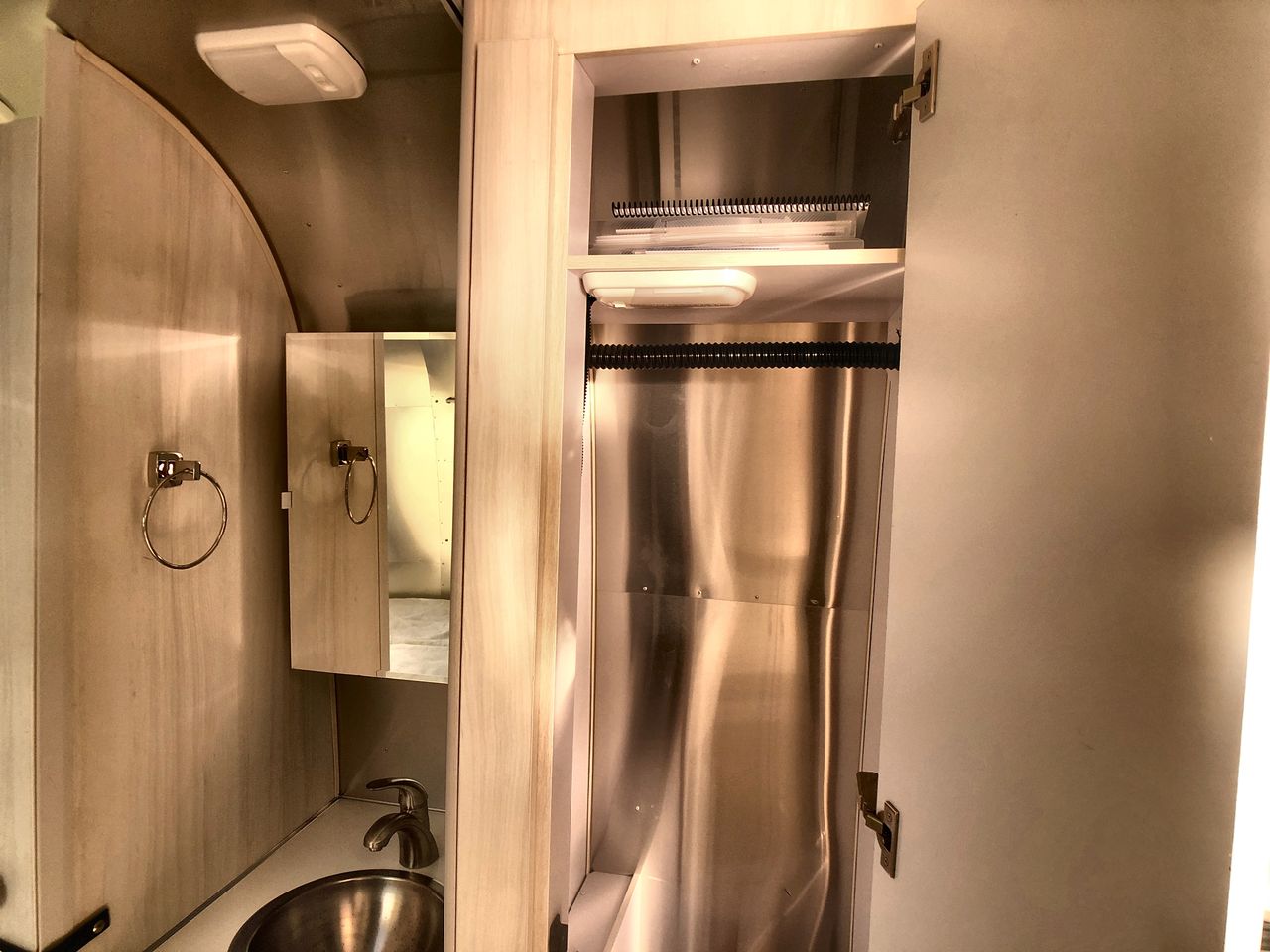 2023 Airstream 19CB Base