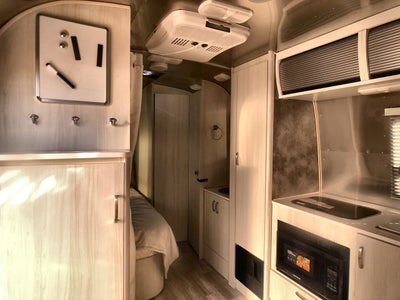 2023 Airstream 19CB Base