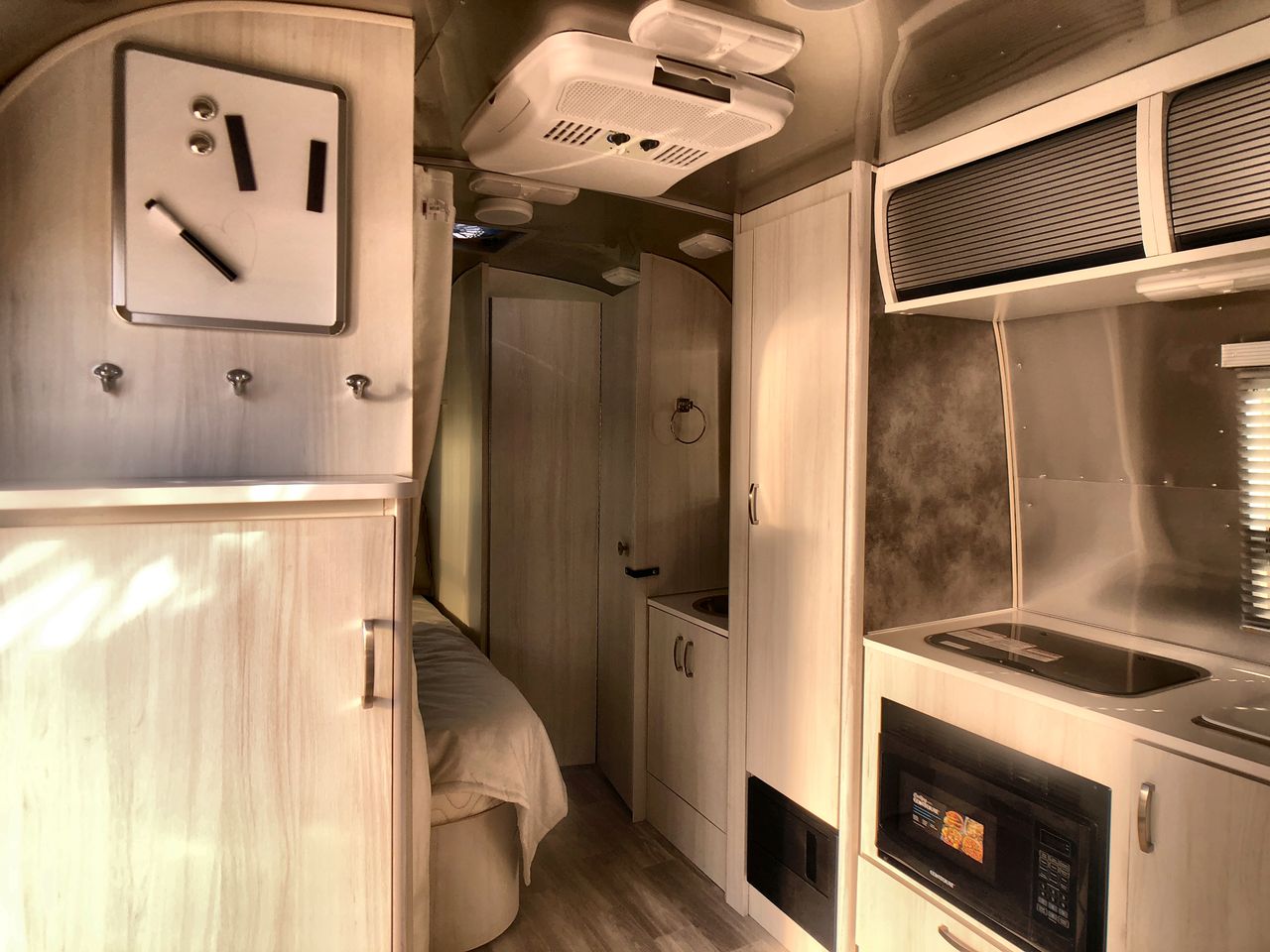 2023 Airstream 19CB Base