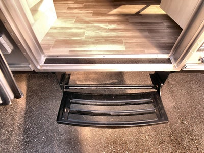 2023 Airstream 19CB Base