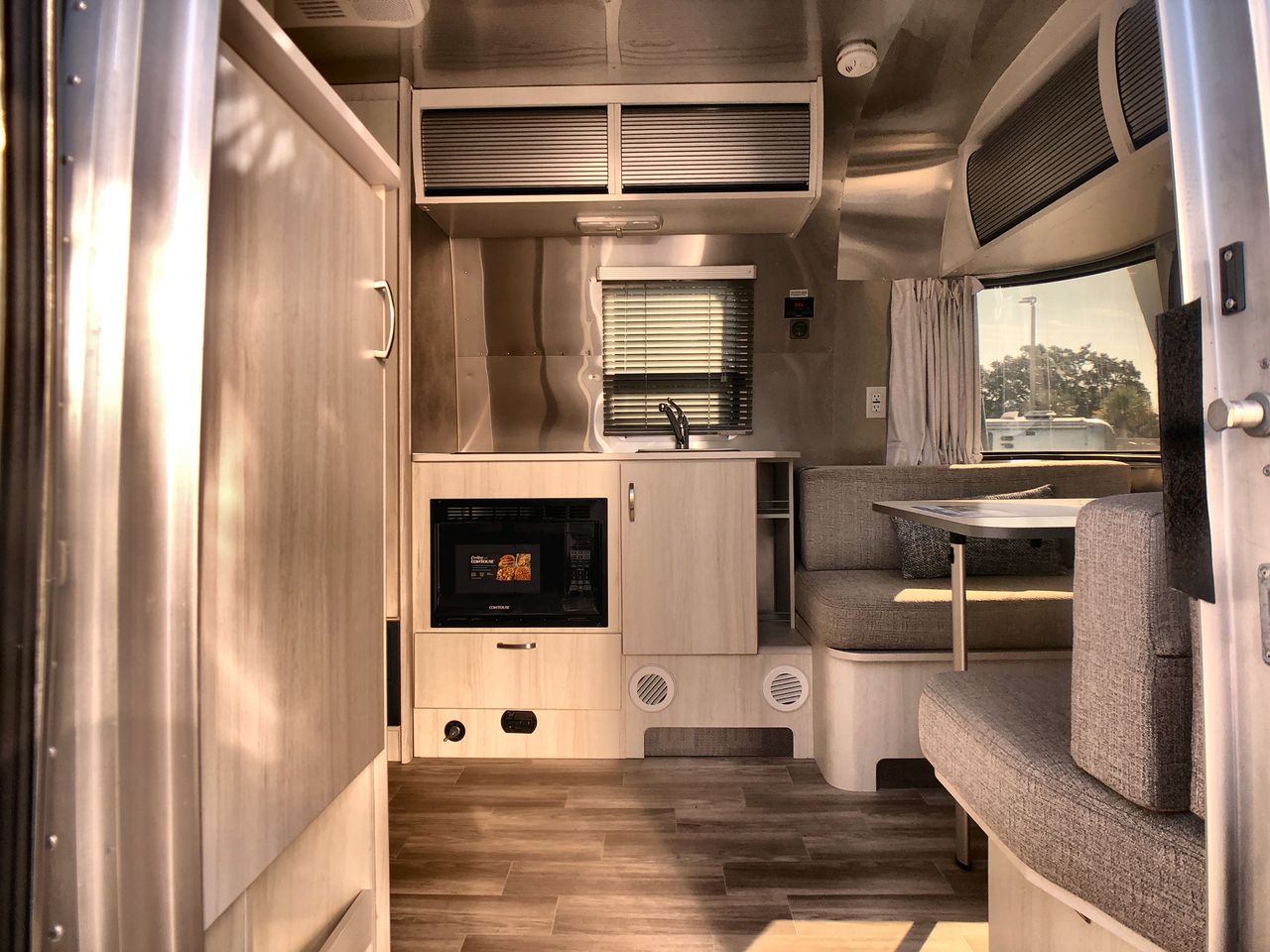 2023 Airstream 19CB Base