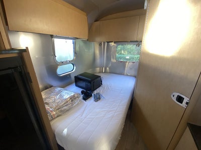 2016 Airstream 19CB Base