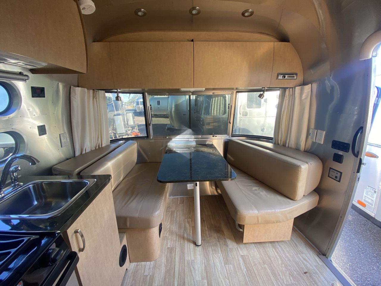 2016 Airstream 19CB Base