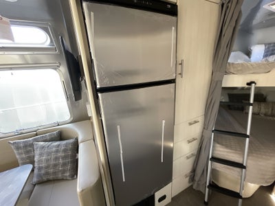 2025 Airstream 30FBBT Base