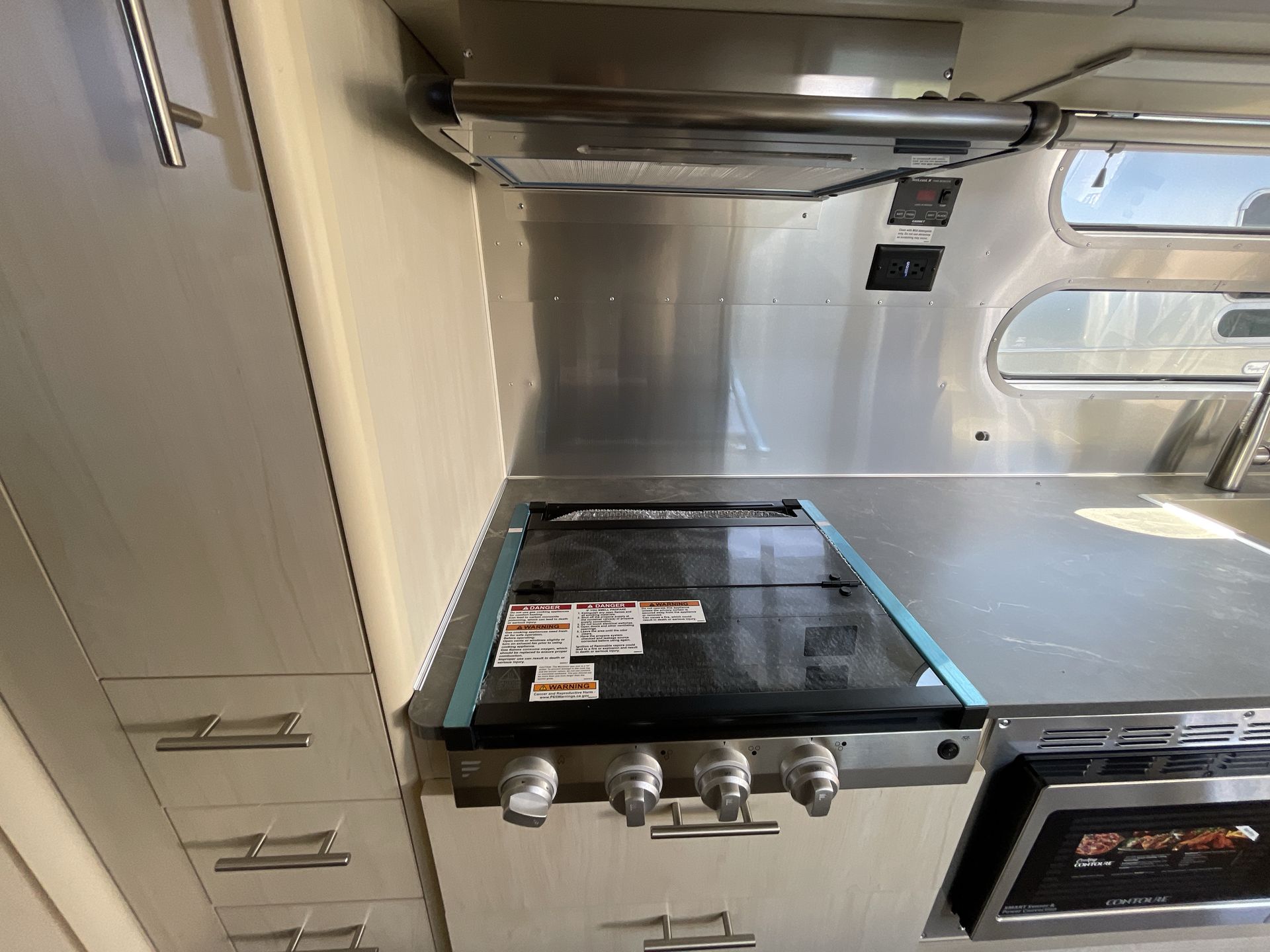 2025 Airstream 30FBBT Base