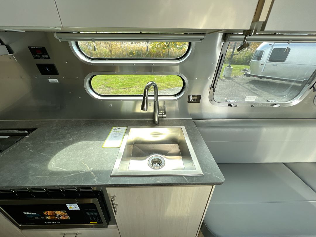 2026 Airstream 30FBBQ Base