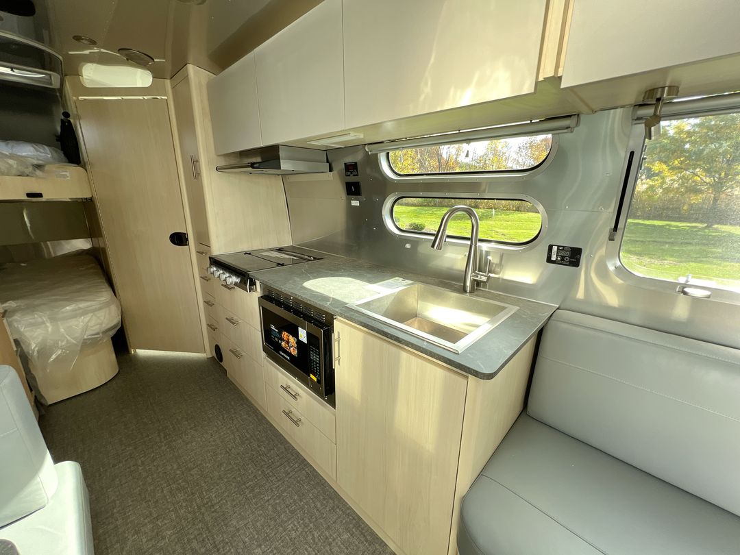 2026 Airstream 30FBBQ Base