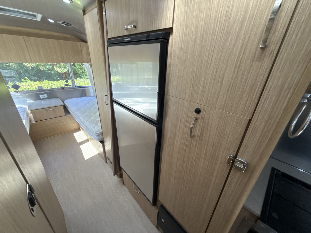 2020 Airstream 26RB (Rear Twin Bed) Base
