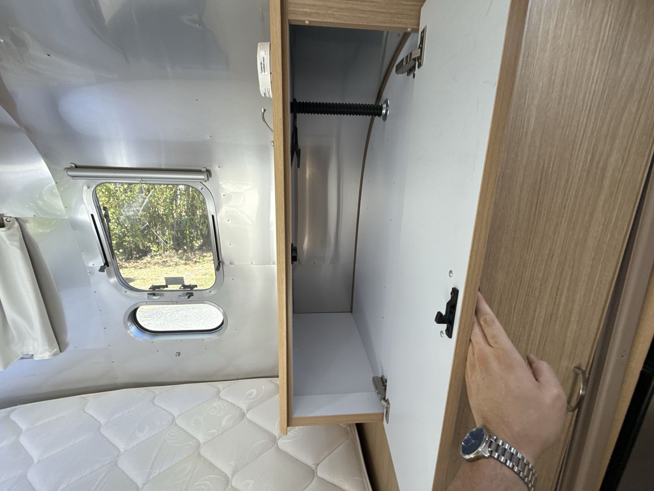 2020 Airstream 26RB (Rear Twin Bed) Base