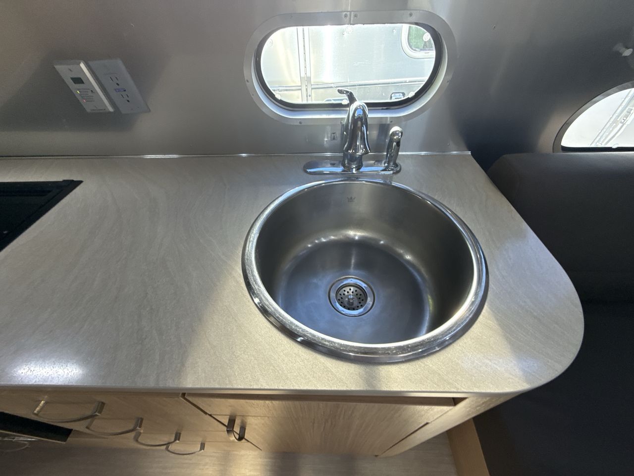 2020 Airstream 26RB (Rear Twin Bed) Base