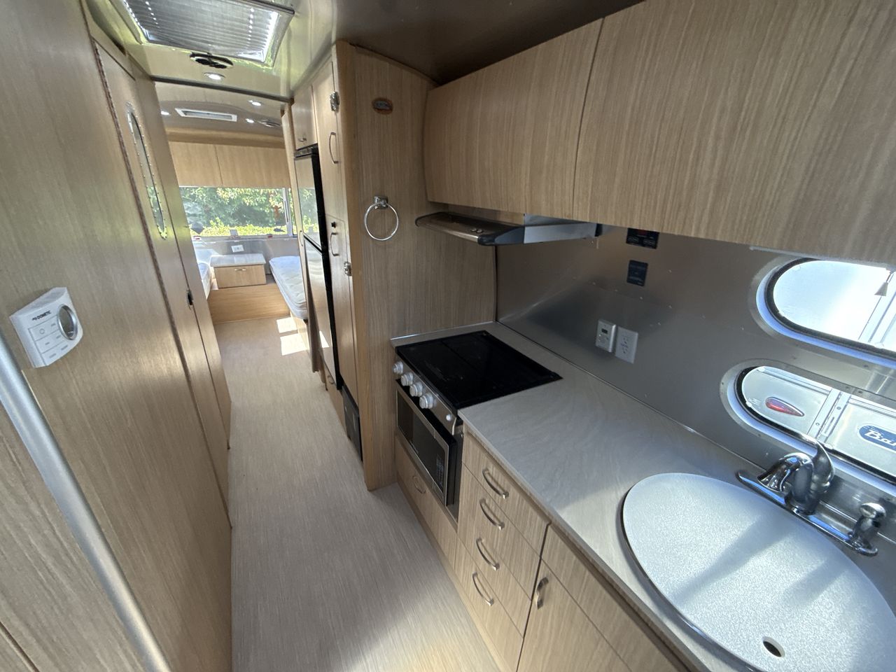 2020 Airstream 26RB (Rear Twin Bed) Base