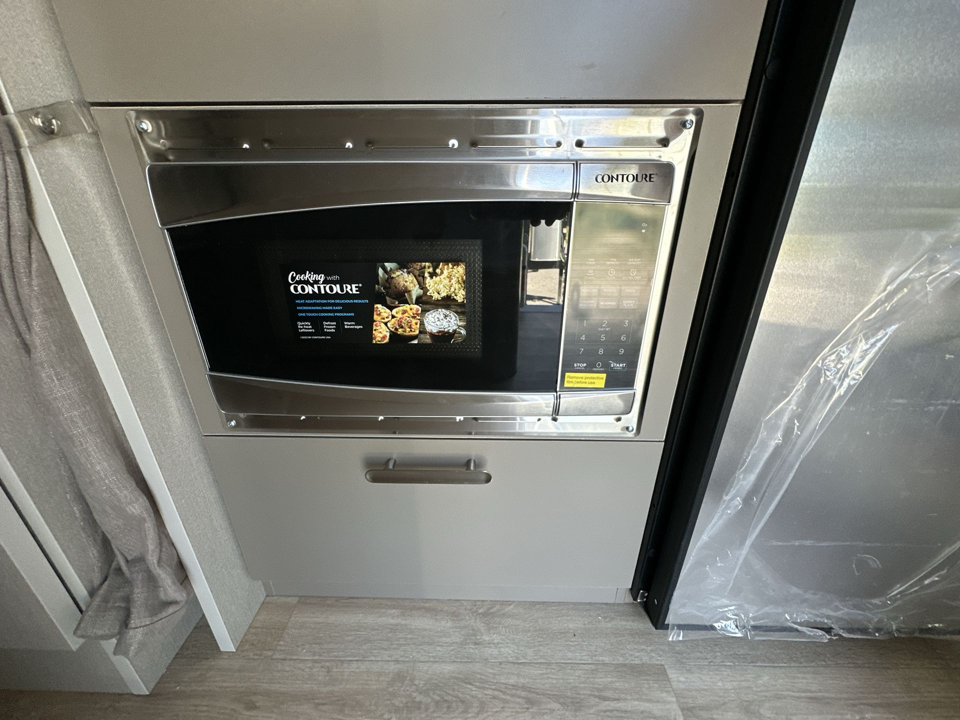 2026 Airstream 16RB Base