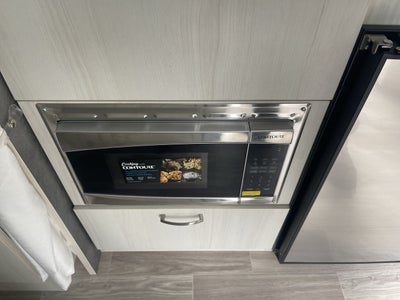 2026 Airstream 16RB Base