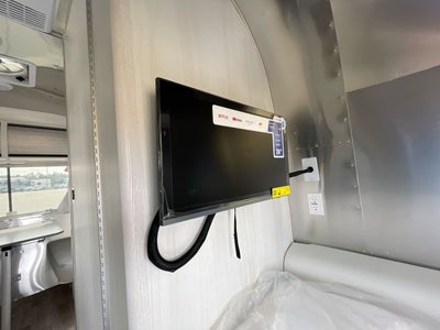 2025 Airstream 16RB Base