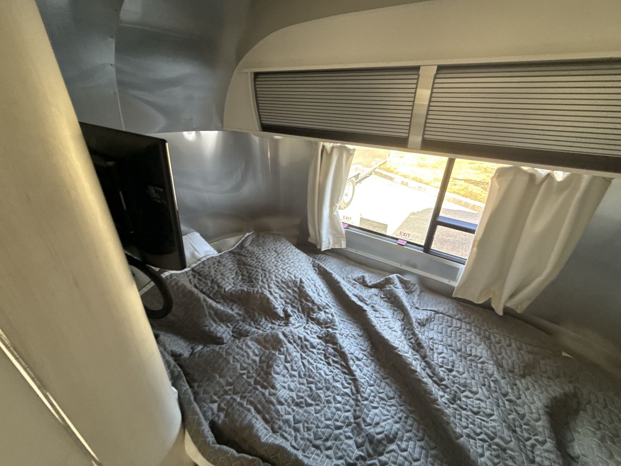 2019 Airstream 16RB Base