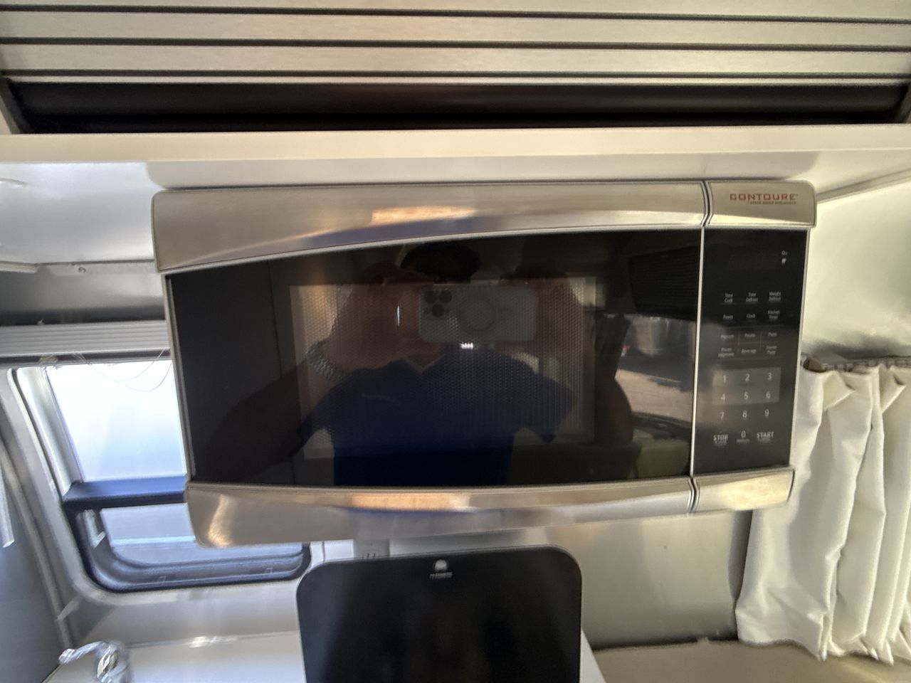 2019 Airstream 16RB Base