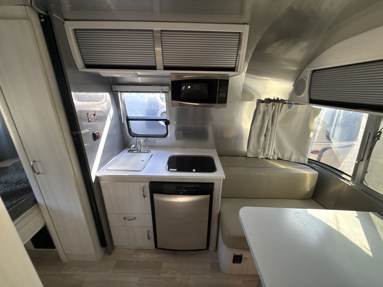2019 Airstream 16RB Base