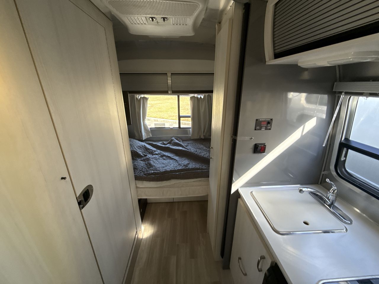 2019 Airstream 16RB Base