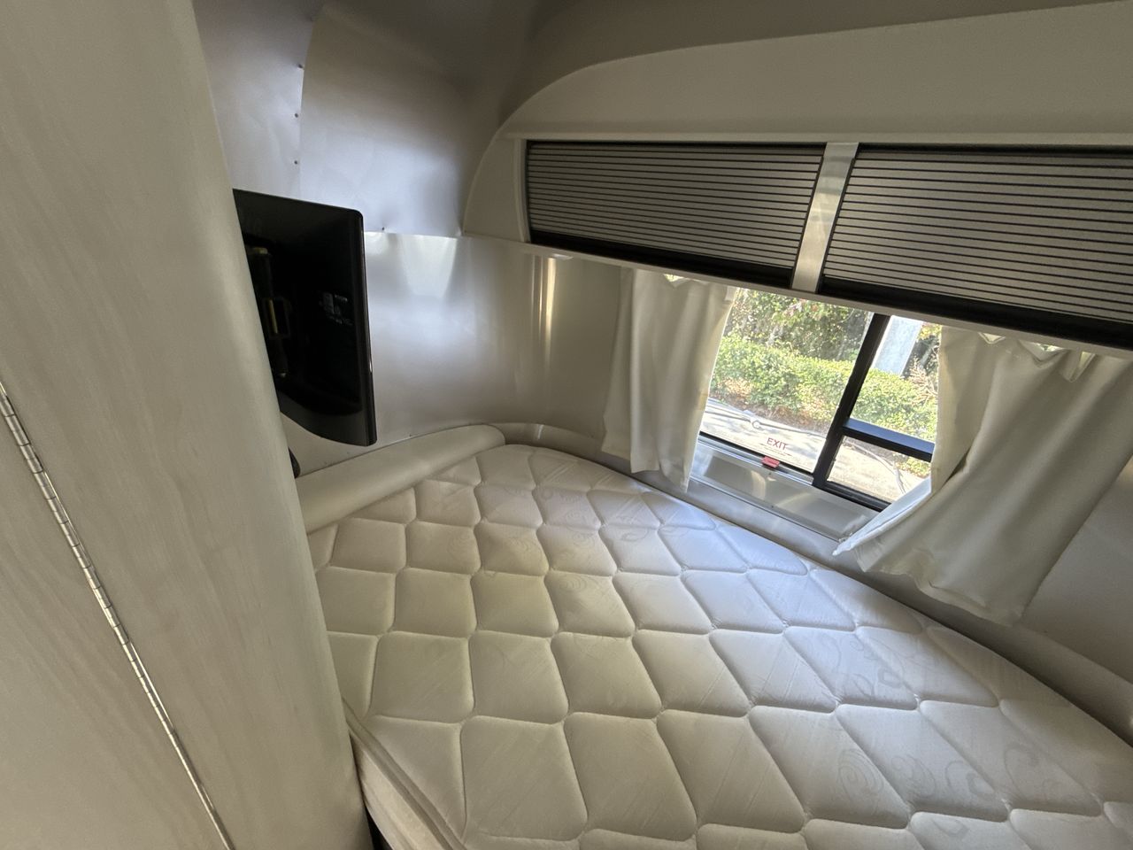 2019 Airstream 16RB Base
