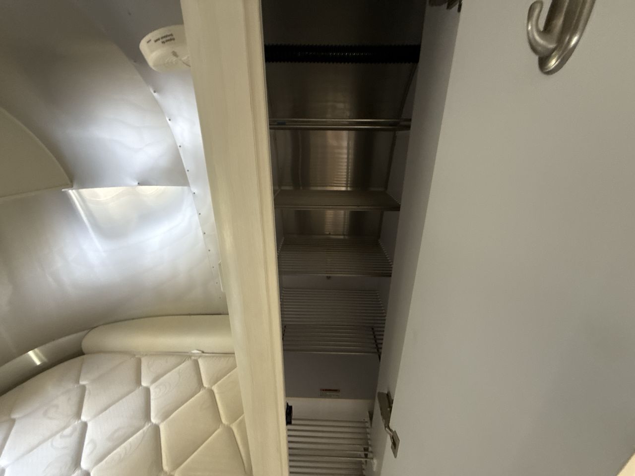 2019 Airstream 16RB Base