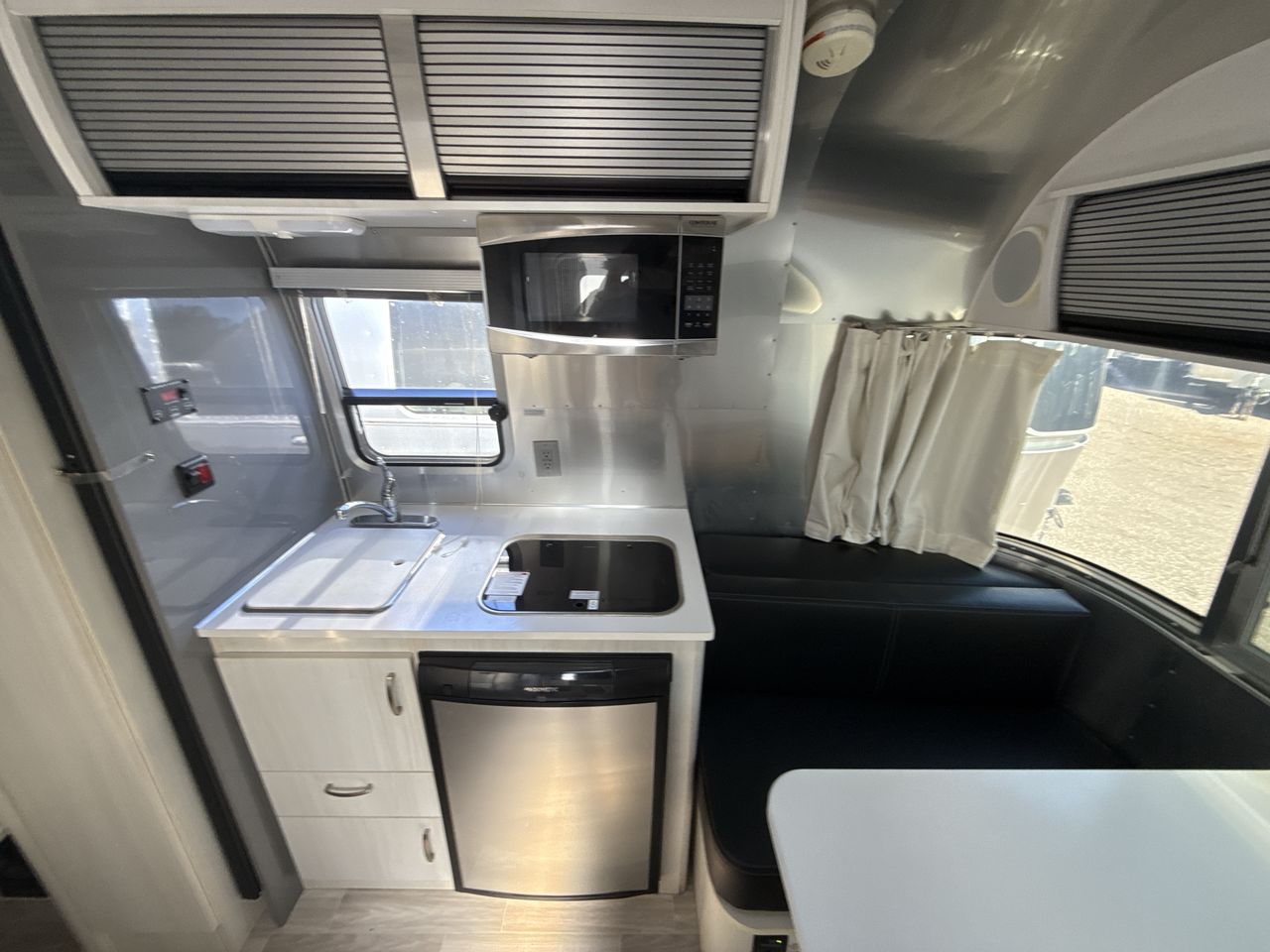 2019 Airstream 16RB Base