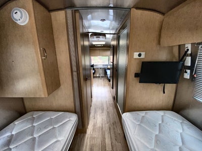 2014 Airstream 25RB Base