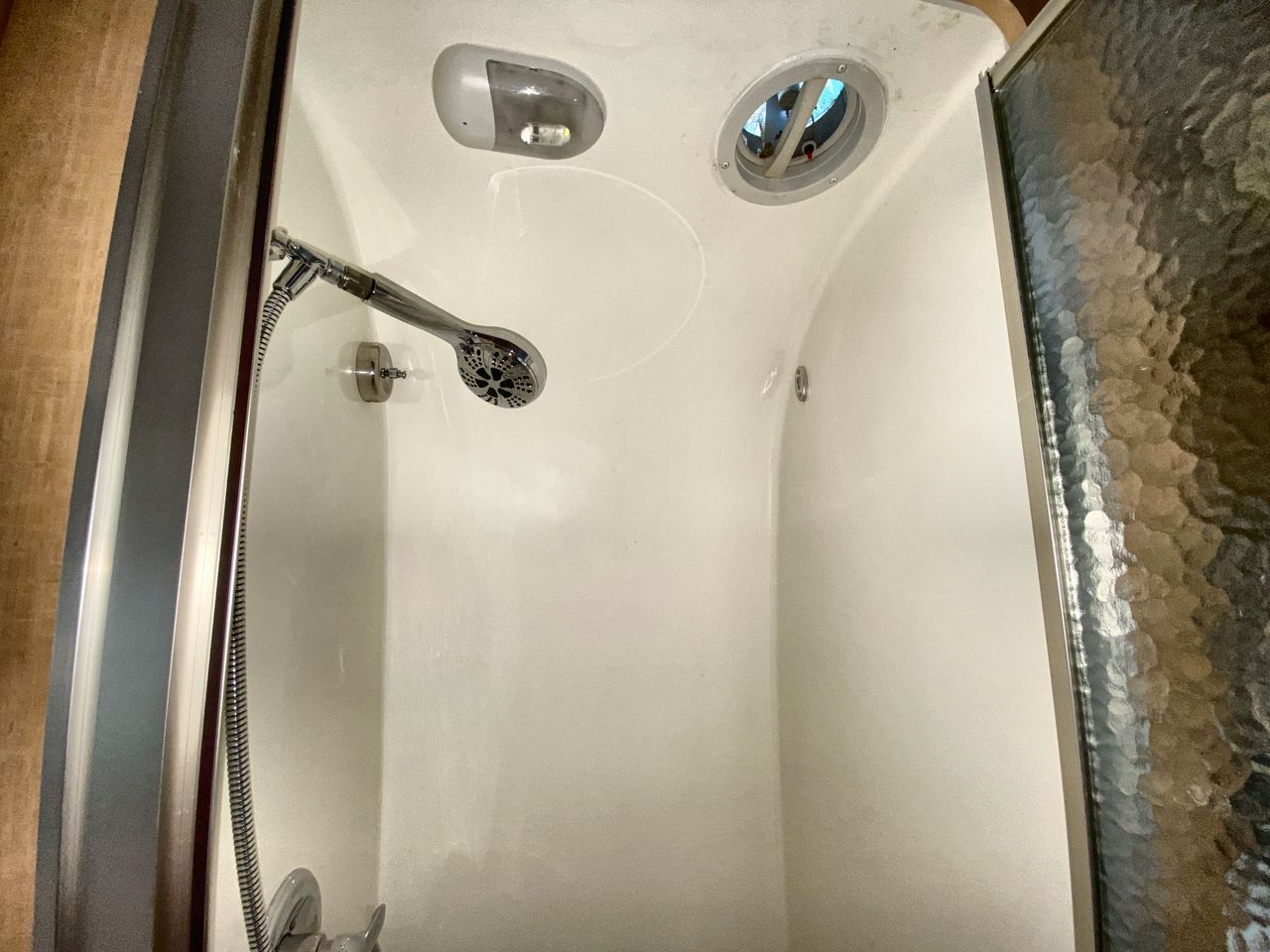 2014 Airstream 25RB Base