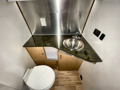 2014 Airstream 25RB Base