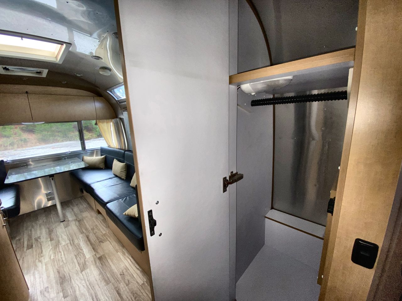 2014 Airstream 25RB Base