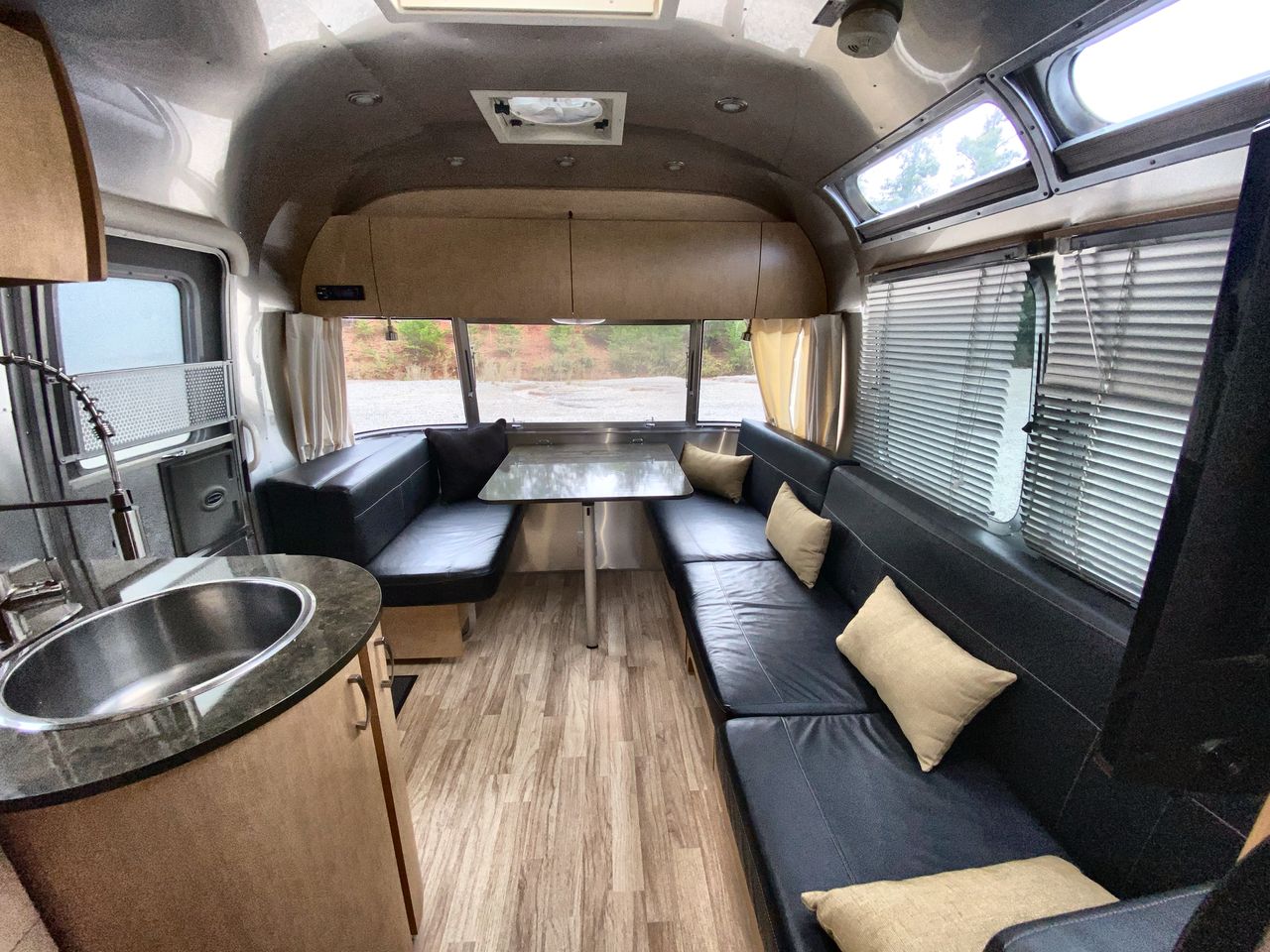 2014 Airstream 25RB Base