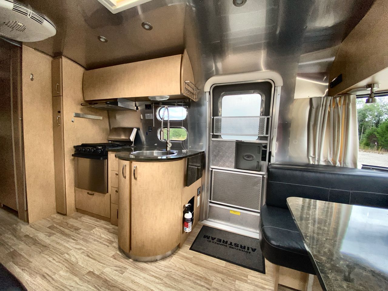 2014 Airstream 25RB Base