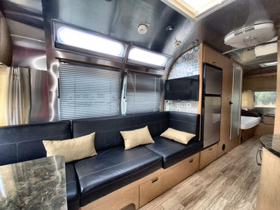 2014 Airstream 25RB Base